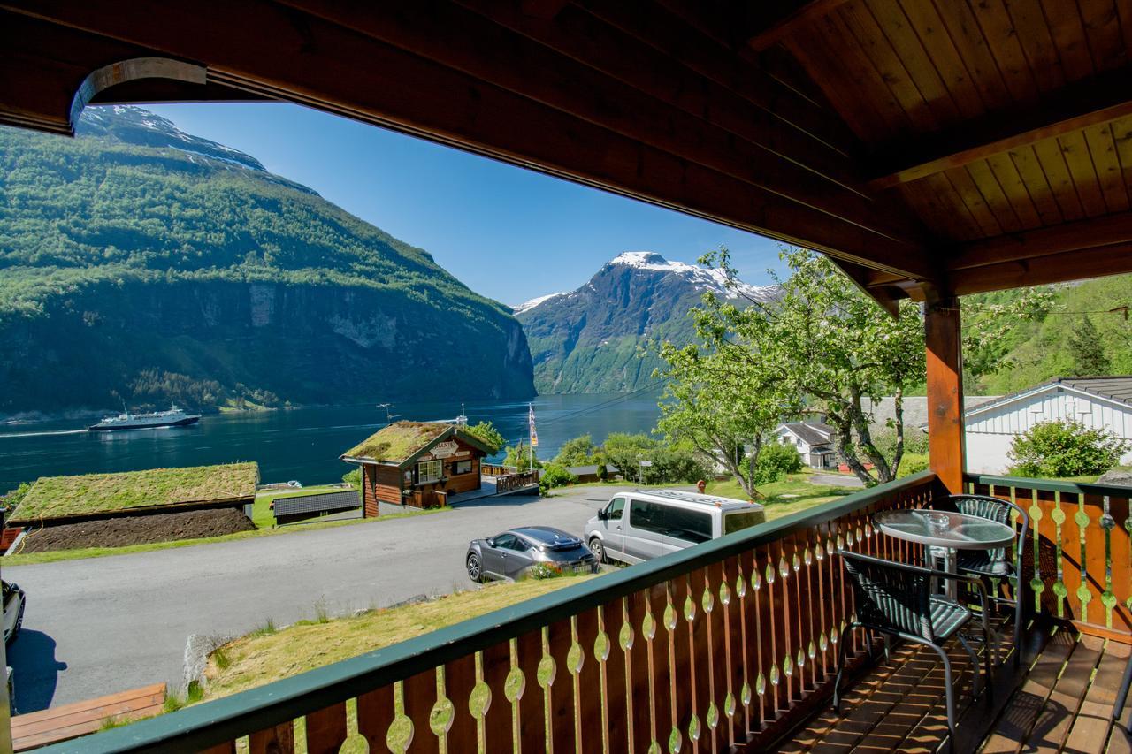 Grande Hytteutleige Og Camping Geiranger Esterno foto